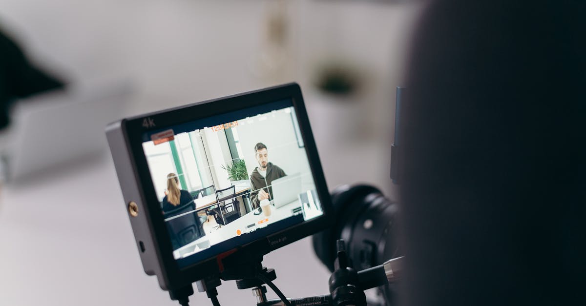 préparez-vous efficacement pour votre entretien vidéo avec nos conseils pratiques. découvrez les meilleures stratégies, astuces et techniques pour briller devant la caméra et faire forte impression sur vos recruteurs.