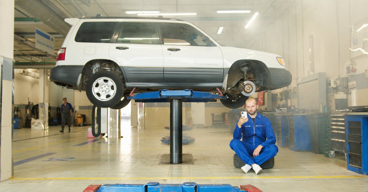 découvrez le métier de technicien automobile, ses compétences clés, ses responsabilités au quotidien et les formations nécessaires pour exceller dans ce secteur en pleine évolution.