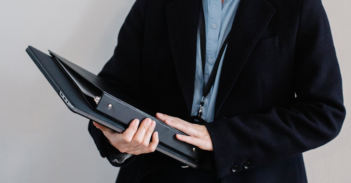 découvrez le monde fascinant des commis de bureau. leurs compétences, responsabilités et importance dans le bon fonctionnement des entreprises. apprenez comment devenir un expert en gestion administrative et organisationnelle.