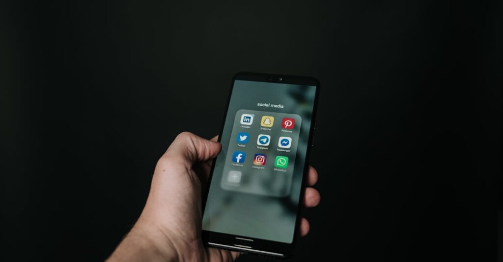 découvrez comment optimiser votre profil linkedin pour attirer les recruteurs, développer votre réseau professionnel et partager vos compétences. apprenez les meilleures pratiques pour utiliser linkedin efficacement dans votre carrière.