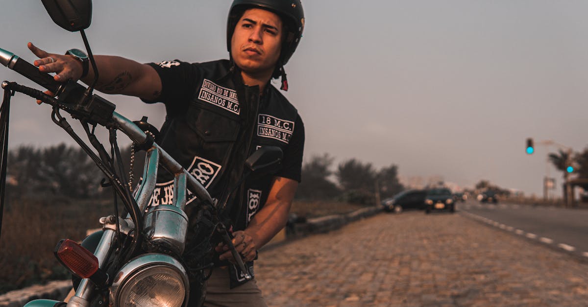 découvrez l'univers des motos de police, un mélange de puissance et de technologie au service des forces de l'ordre. explorez les modèles, les spécifications et l'importance de ces véhicules dans les missions de sécurité publique.