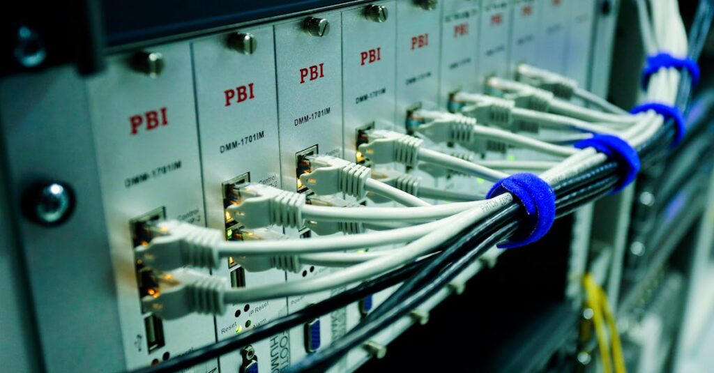 découvrez le rôle essentiel d'un administrateur réseau : gestion des infrastructures réseau, optimisation des performances, protection des données et garantie d'une connectivité fluide au sein de l'entreprise. apprenez comment ce professionnel assure la sécurité et la fiabilité des systèmes informatiques.