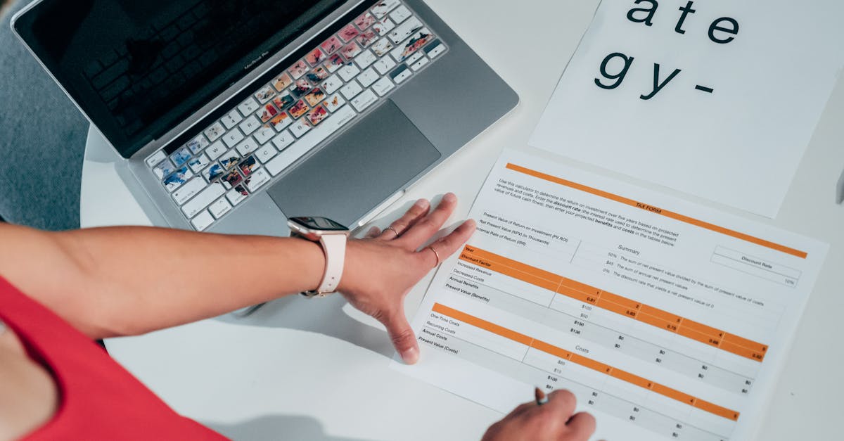 découvrez comment optimiser vos évaluations de performance pour favoriser la croissance professionnelle, améliorer la communication et renforcer l'engagement des employés dans votre entreprise.