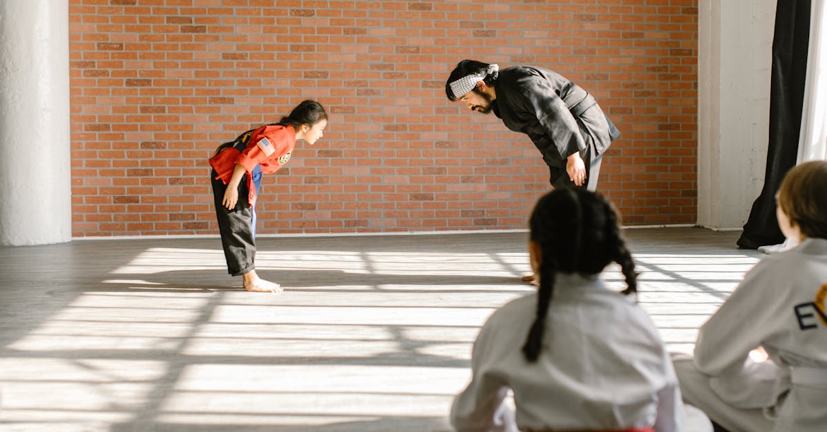 découvrez le rôle essentiel d'un éducateur sportif : un professionnel passionné qui inspire, enseigne et motive les athlètes de tous niveaux à atteindre leurs objectifs personnels et sportifs. apprenez-en plus sur les techniques d'enseignement, l'accompagnement psychologique et les méthodes d'entraînement innovantes.