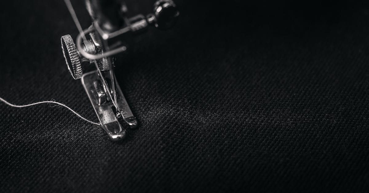 découvrez l'art du sur-mesure avec notre service de tailoring. que ce soit pour des vêtements professionnels ou des créations uniques, nous vous offrons un ajustement parfait et des matériaux de haute qualité pour un style à la fois chic et intemporel.