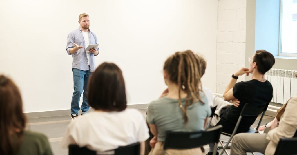 découvrez le rôle essentiel des enseignants dans l'éducation et le développement des élèves. apprenez comment ces professionnels passionnés inspirent, motivent et guident les jeunes esprits vers la réussite académique et personnelle.
