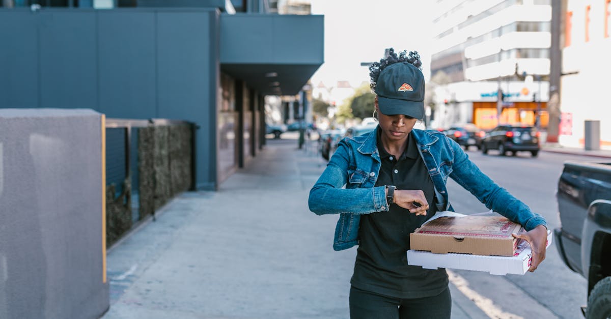 devenez chauffeur uber et rejoignez une communauté dynamique de conducteurs. profitez de la flexibilité de choisir vos horaires tout en gagnant un revenu supplémentaire. inscrivez-vous dès aujourd'hui et découvrez les avantages de travailler avec uber.