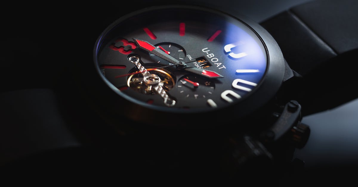 découvrez l'art de l'horlogerie, un mélange parfait de savoir-faire traditionnel et d'innovation moderne. explorez les techniques et les secrets des maîtres horlogers, et plongez dans l'univers fascinant des montres de luxe.