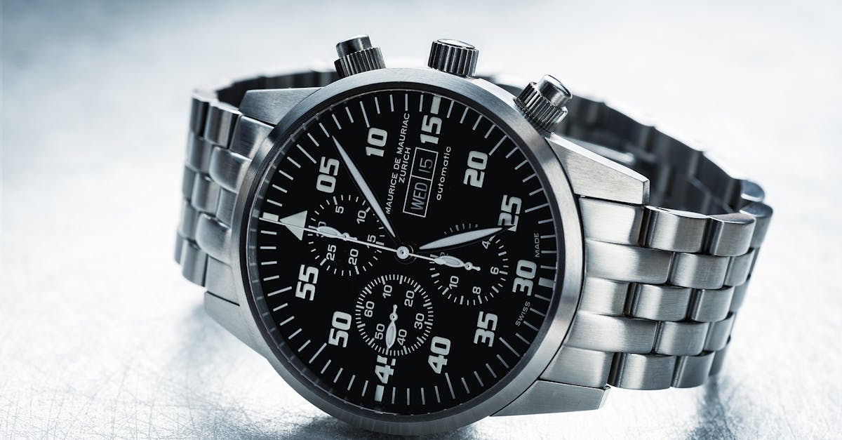 découvrez l'art de l'horlogerie, un mélange fascinant de tradition et d'innovation. explorez les secrets des maîtres horlogers, les techniques de fabrication des montres de luxe et l'histoire captivante qui façonne cet univers sophistiqué.