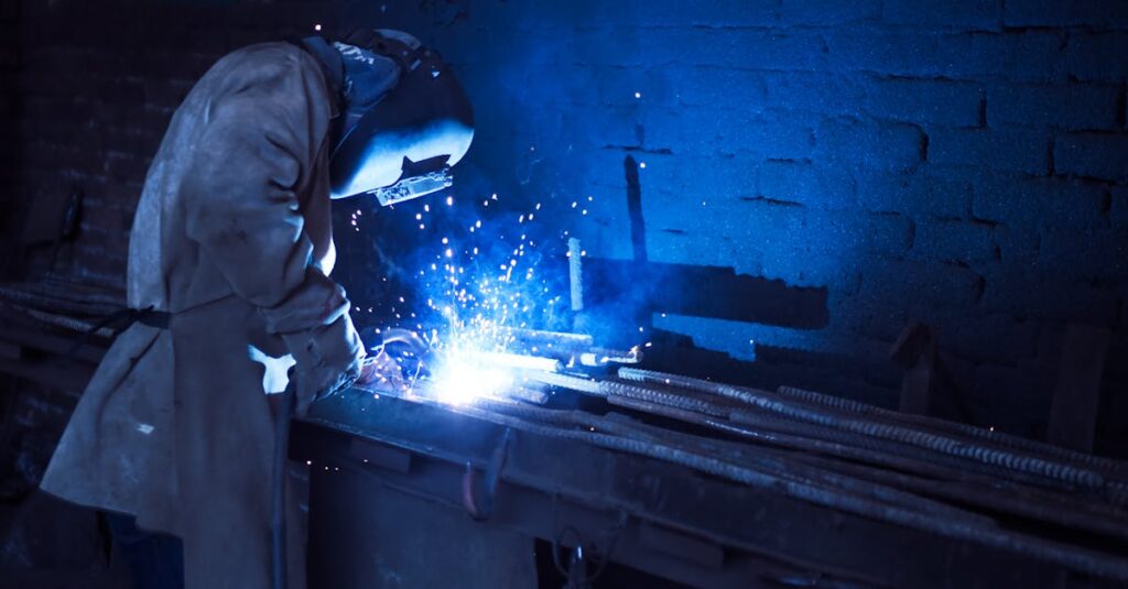 découvrez l'art de la soudure avec notre guide complet sur les métiers de soudeur. que vous soyez débutant ou professionnel, trouvez des conseils, des techniques et des ressources pour maîtriser cet artisanat essentiel à l'industrie.