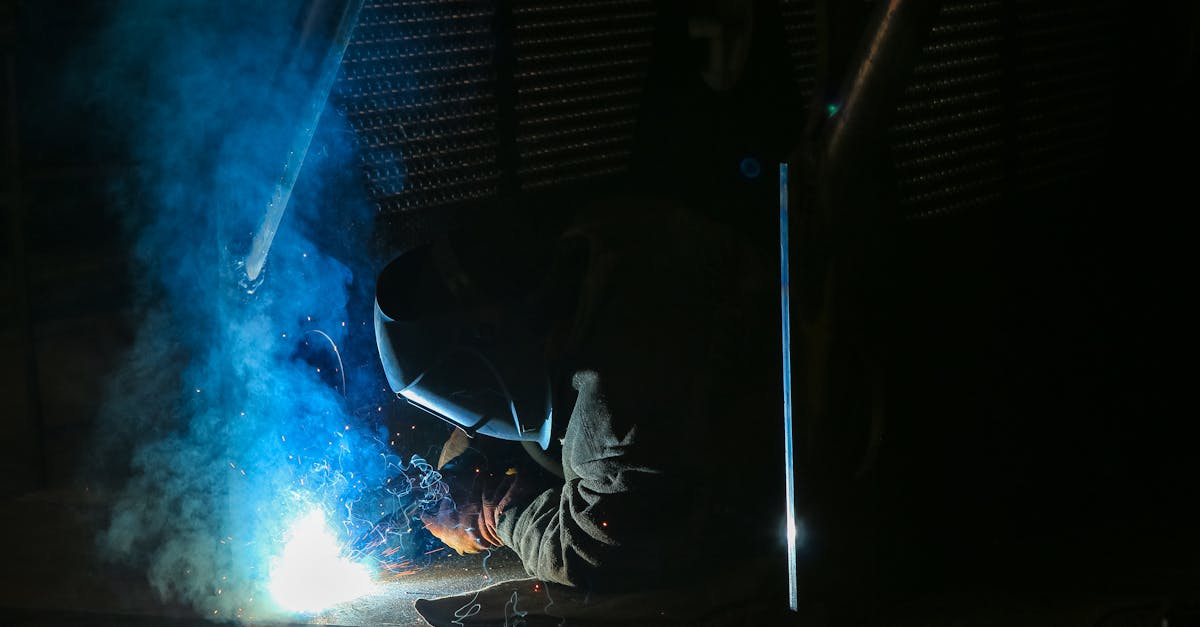 découvrez l'univers des soudeurs, un métier essentiel alliant technique et savoir-faire. apprenez les différentes techniques de soudage, les équipements indispensables et les possibilités de carrière. que vous soyez débutant ou professionnel, trouvez ici des conseils et des ressources pour exceller dans le domaine de la soudure.