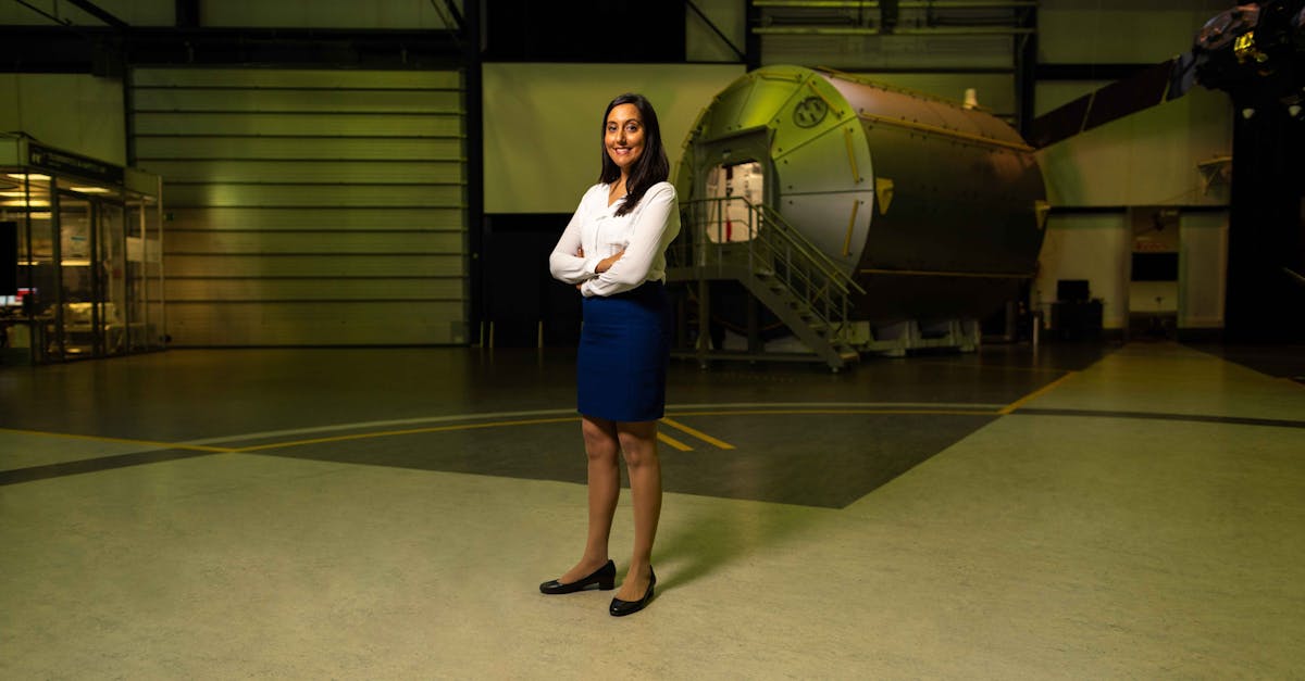 découvrez le monde fascinant de l'ingénierie aérospatiale, où innovation et technologie se rencontrent pour concevoir des avions, des satellites et des engins spatiaux. explorez les défis techniques et les avancées qui façonnent l'avenir des voyages aériens et des explorations spatiales.