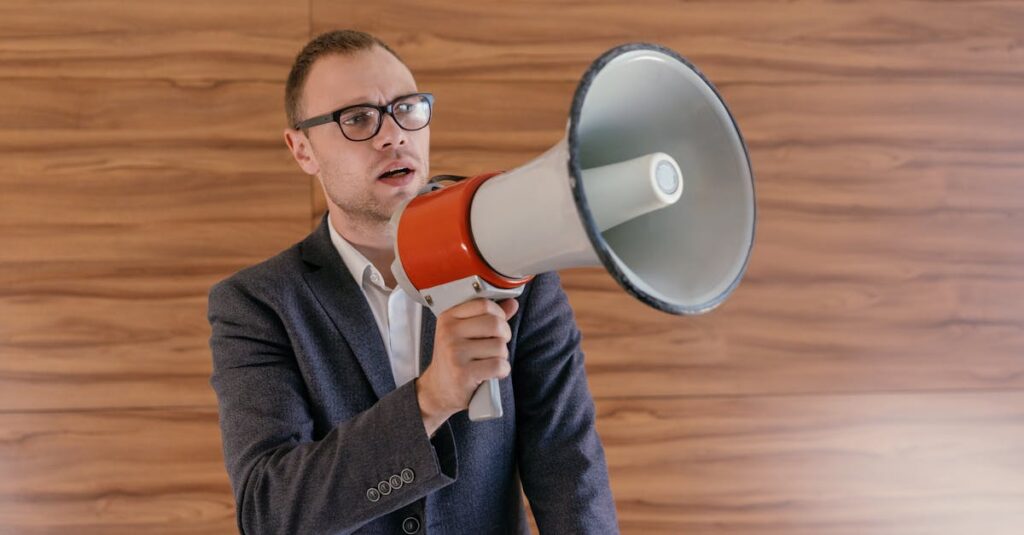 découvrez le rôle clé d'un ambassadeur, un représentant essentiel qui noue des relations internationales, promeut des intérêts et renforce la coopération entre les nations. explorez les missions, les compétences requises et l'impact de cette fonction sur la diplomatie moderne.
