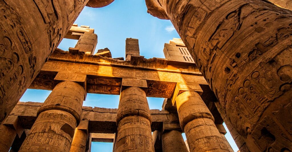 découvrez le monde passionnant de l'archéologie, où les chercheurs explorent les vestiges du passé pour révéler les mystères des civilisations anciennes. plongez dans les découvertes fascinantes et les techniques innovantes qui permettent de mieux comprendre notre histoire commune.