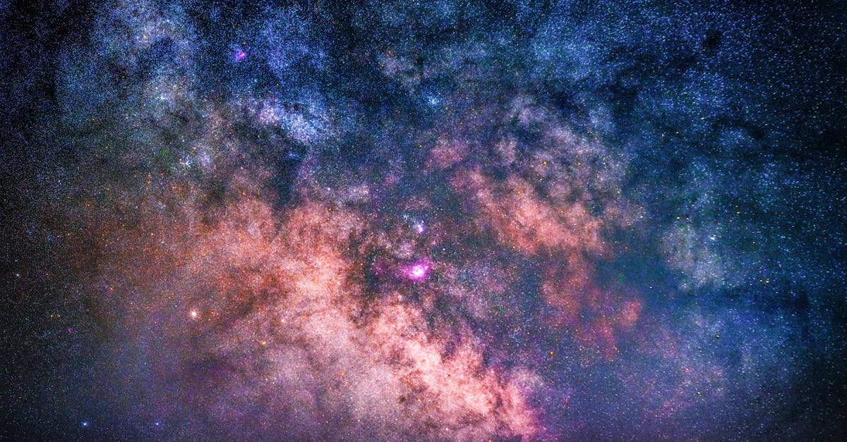 plongez dans le monde fascinant de l'astrophysique avec notre exploration approfondie des mystères de l'univers. découvrez les travaux des astrophysiciens, leurs recherches sur les étoiles, les galaxies et les phénomènes cosmiques qui façonnent notre compréhension de l'espace.