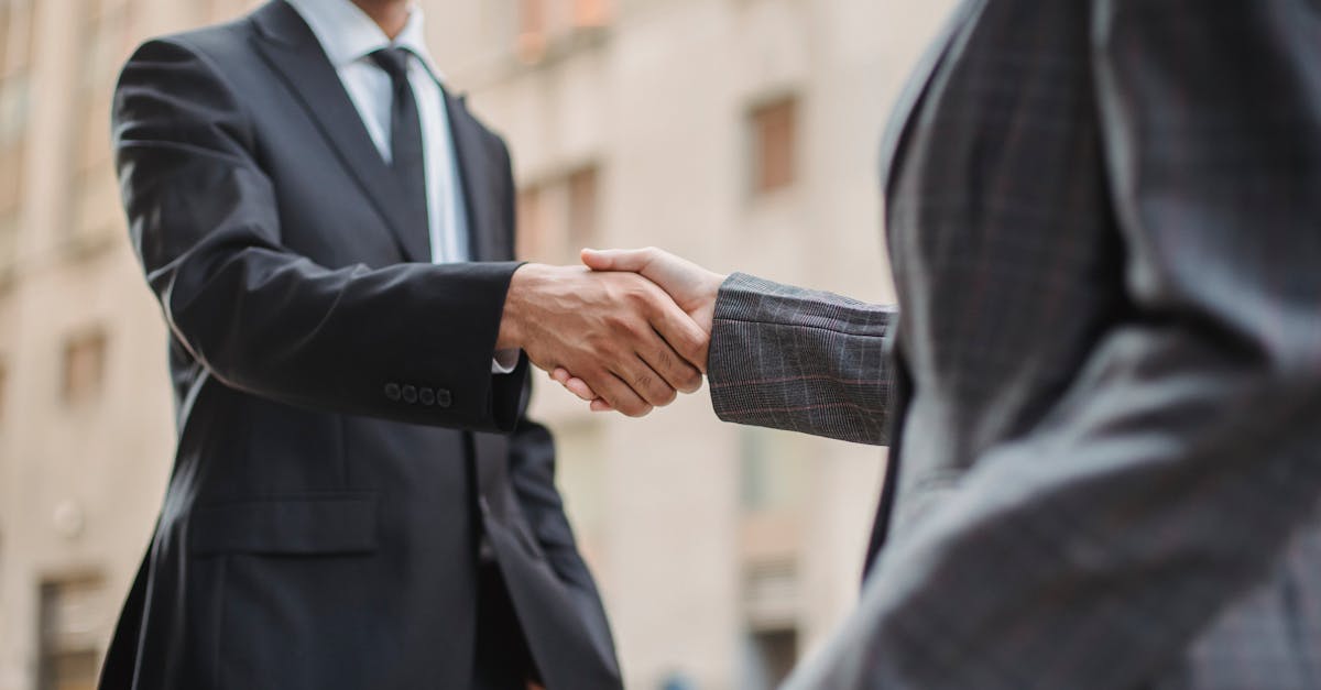 découvrez tout ce qu'il faut savoir sur le contrat de consignation : définition, fonctionnement, droits et obligations des parties pour une gestion efficace des biens en dépôt.