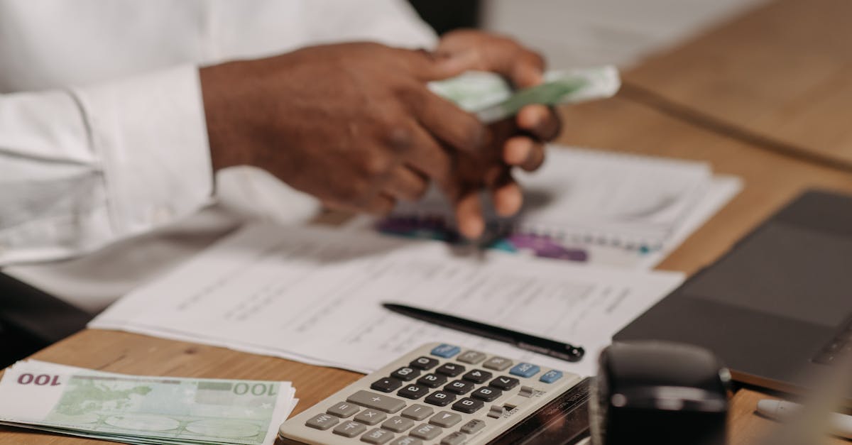 découvrez ce que sont les dépenses extraordinaires, comment elles sont définies, leurs exemples courants et leur traitement dans la gestion budgétaire ou familiale.
