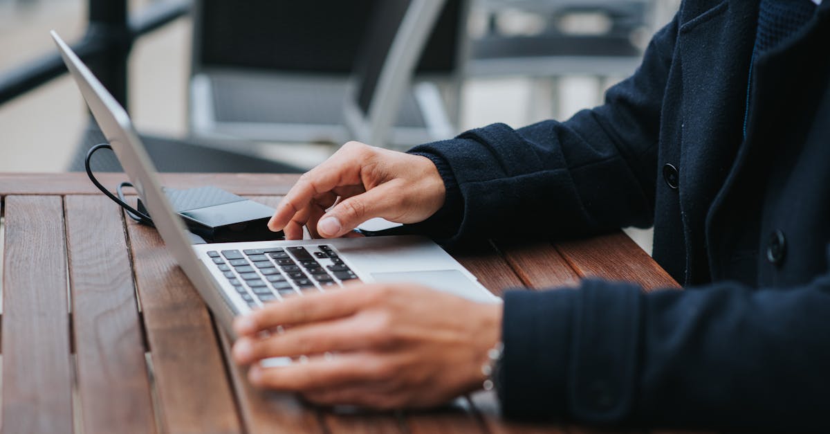 découvrez le métier de chef de projet multimédia : missions, compétences requises, formations et perspectives de carrière pour piloter des projets digitaux innovants.
