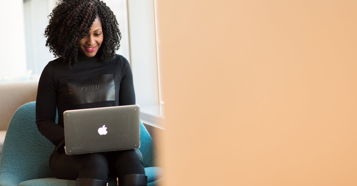 découvrez le rôle essentiel du product manager dans la création et la gestion de produits innovants. apprenez comment cette fonction clé allie stratégie, communication et analyse de marché pour répondre aux besoins des utilisateurs et assurer le succès commercial.