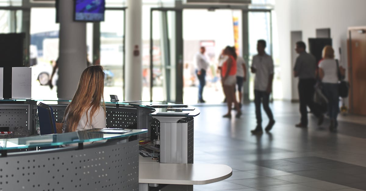 découvrez le métier de réceptionniste : missions, compétences requises et conseils pour exceller dans l’accueil des clients en hôtel ou en entreprise.