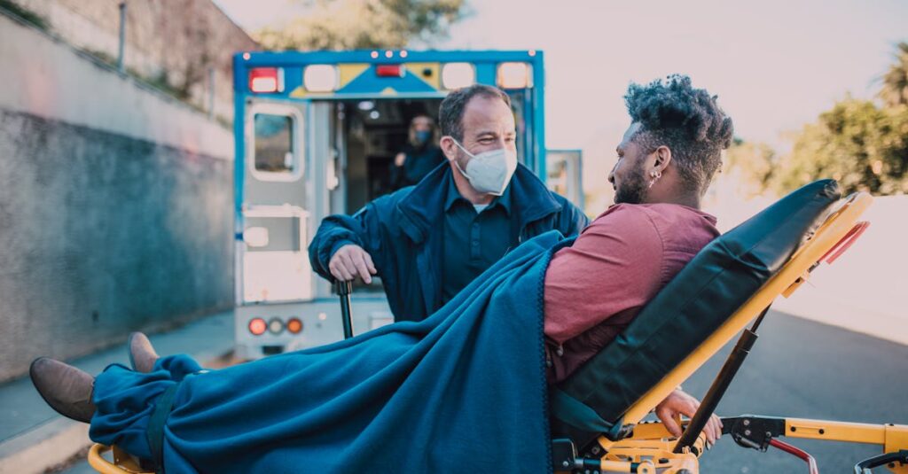 découvrez le rôle essentiel des brancardiers, ces héros discrets qui secourent les blessés sur le champ de bataille ou lors d'urgences médicales. apprenez leurs techniques, formation, et l'importance de leur engagement humanitaire.