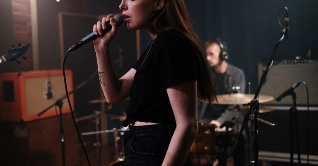 découvrez ce qu'est un vocalist, ses rôles, compétences et l'importance du chant dans différents styles musicaux. conseils, actualités et ressources pour chanteurs.