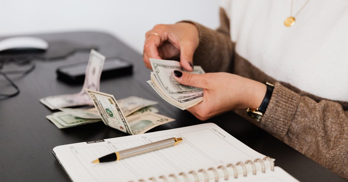 découvrez l'essentiel de la comptabilité : définitions, principes de base, gestion financière, et conseils pratiques pour optimiser la tenue des comptes en entreprise ou en indépendant.