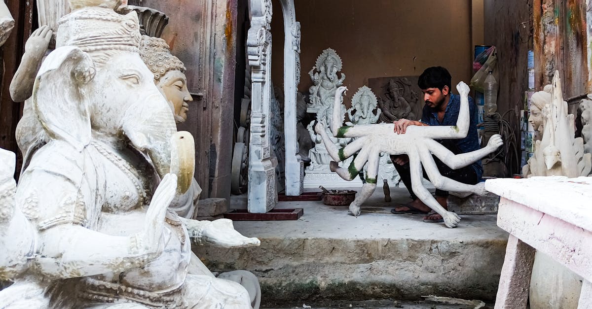 découvrez l'art de la restauration, une discipline qui redonne vie aux œuvres anciennes et préserve le patrimoine culturel. techniques modernes, savoir-faire et passion au service de l'histoire de l'art.
