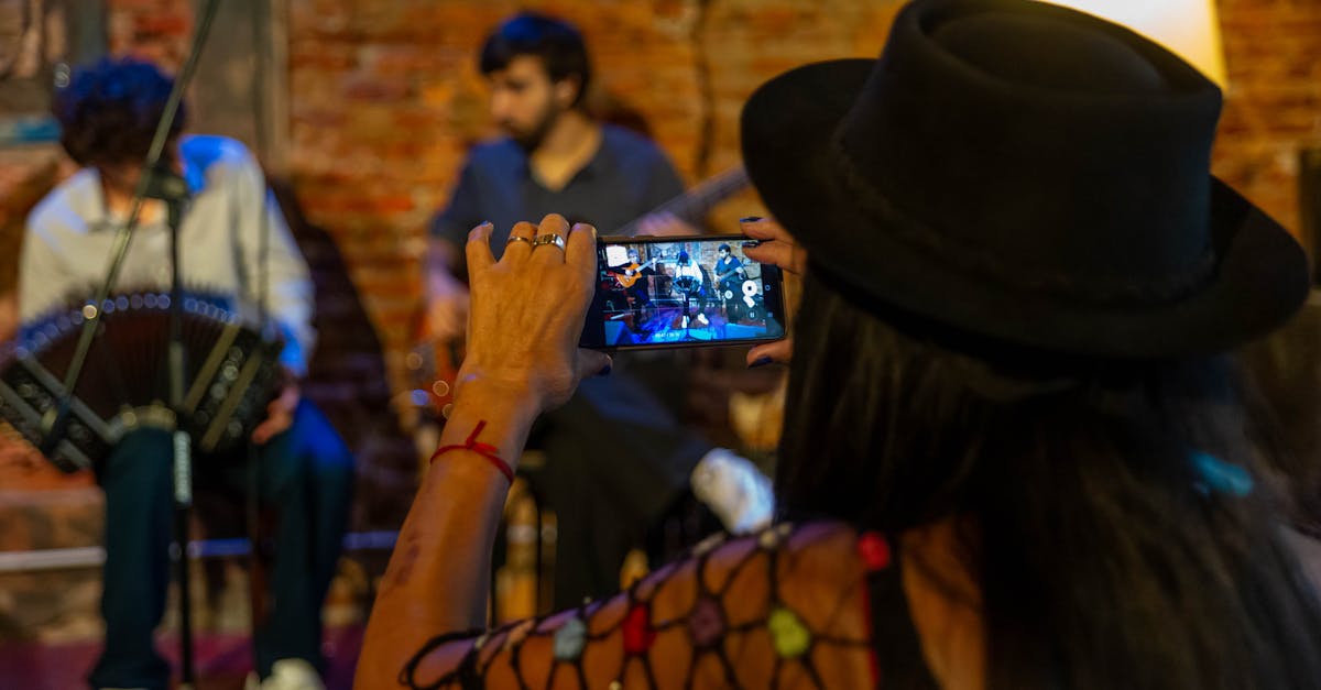 découvrez le métier d'agent artistique : missions, compétences clés et conseils pour représenter efficacement les artistes et gérer leur carrière dans l'industrie culturelle.