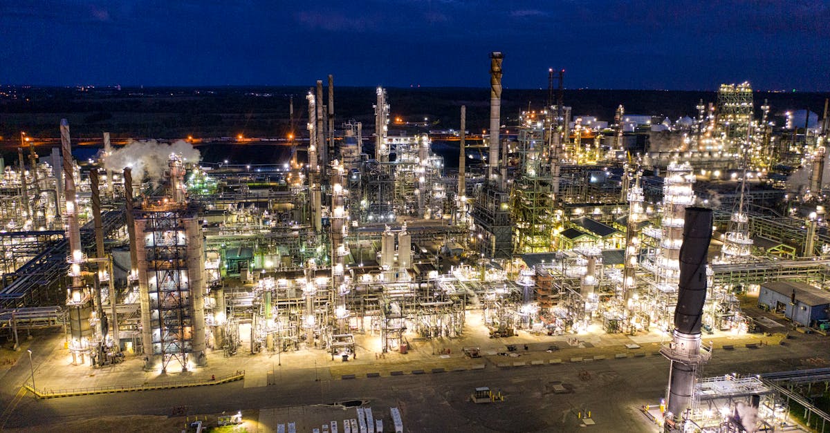 découvrez le métier d’ingénieur chimiste : missions, compétences requises, formations disponibles et opportunités de carrière dans l'industrie chimique.