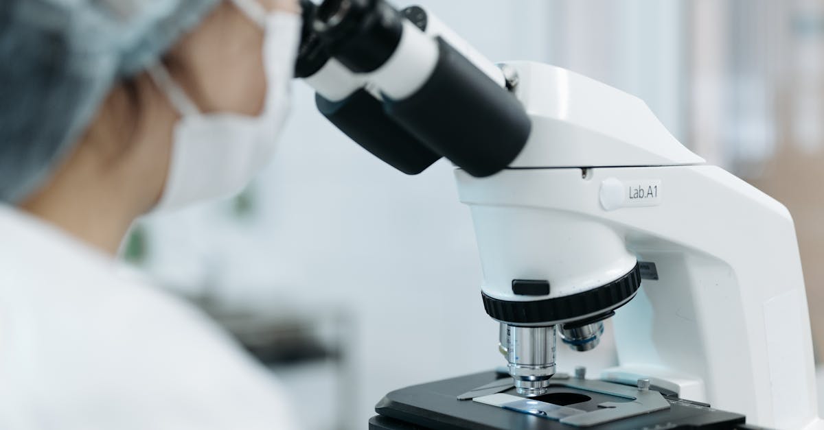 découvrez tout sur la recherche clinique : définition, étapes, objectifs et méthodes pour faire avancer la médecine et le développement de nouveaux traitements.