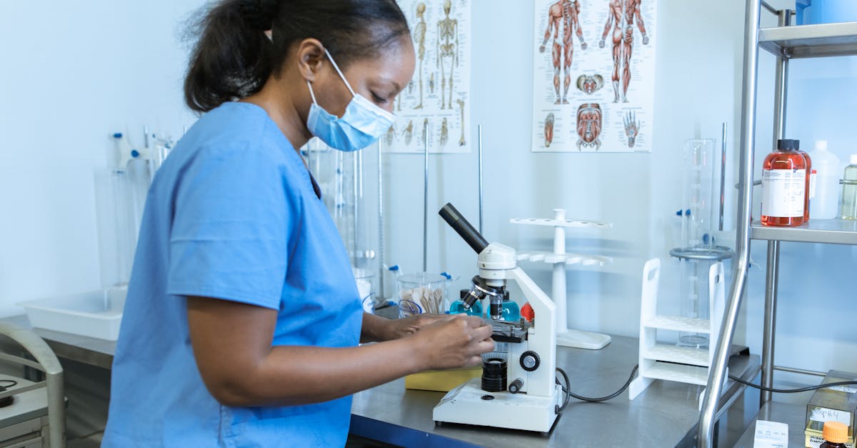 découvrez tout sur la recherche clinique : définition, objectifs, étapes clés, et son importance pour l’innovation médicale et le développement de nouveaux traitements.