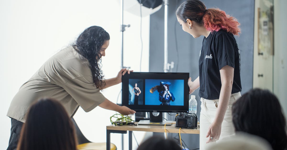 découvrez le rôle d’un collaborateur, son importance au sein d’une équipe, ainsi que les qualités clés pour réussir dans cette fonction professionnelle.