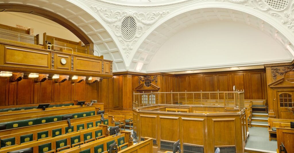 découvrez le rôle et les missions du juge des enfants, aussi appelé juvenile judge, qui intervient auprès des mineurs pour protéger leur intérêt, assurer leur éducation et rendre la justice adaptée à leur situation.