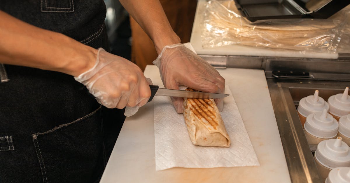 découvrez tout sur le kebab : son histoire, ses variantes et nos conseils pour savourer ce plat emblématique, savoureux et convivial. idéal pour une pause gourmande !