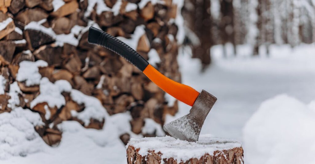 le métier passionnant du bûcheron et de la bûcheronne découvrez le métier de lumberjack, ou bûcheron, un professionnel de la coupe et du traitement du bois, et plongez dans l'univers fascinant de la sylviculture et des forêts.