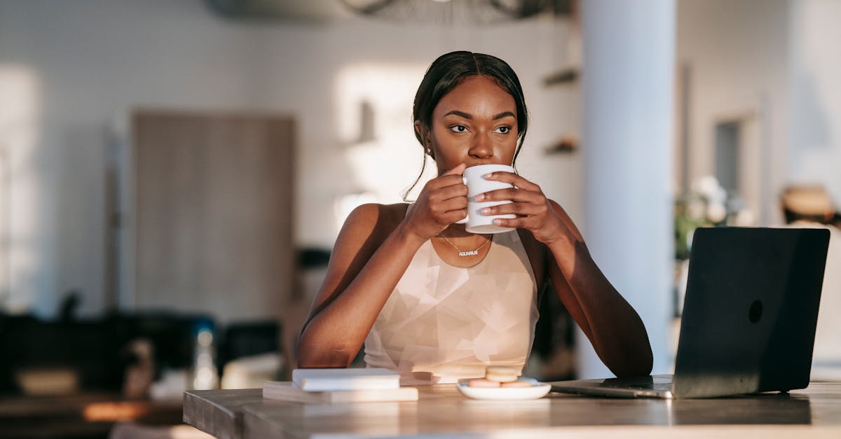 découvrez comment améliorer votre efficacité au quotidien grâce au multitasking : astuces, avantages, limites et conseils pour gérer plusieurs tâches en même temps sans perdre en productivité.