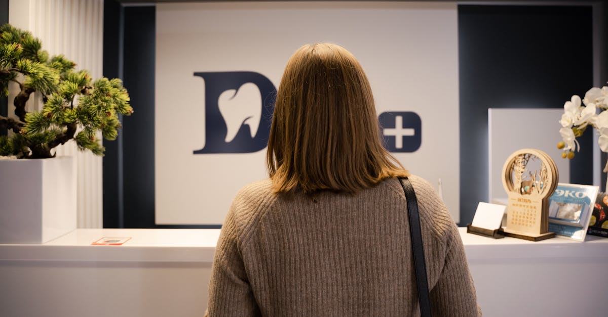 découvrez le rôle essentiel des relations publiques : stratégies, outils et conseils pour gérer votre image et communiquer efficacement avec votre public.