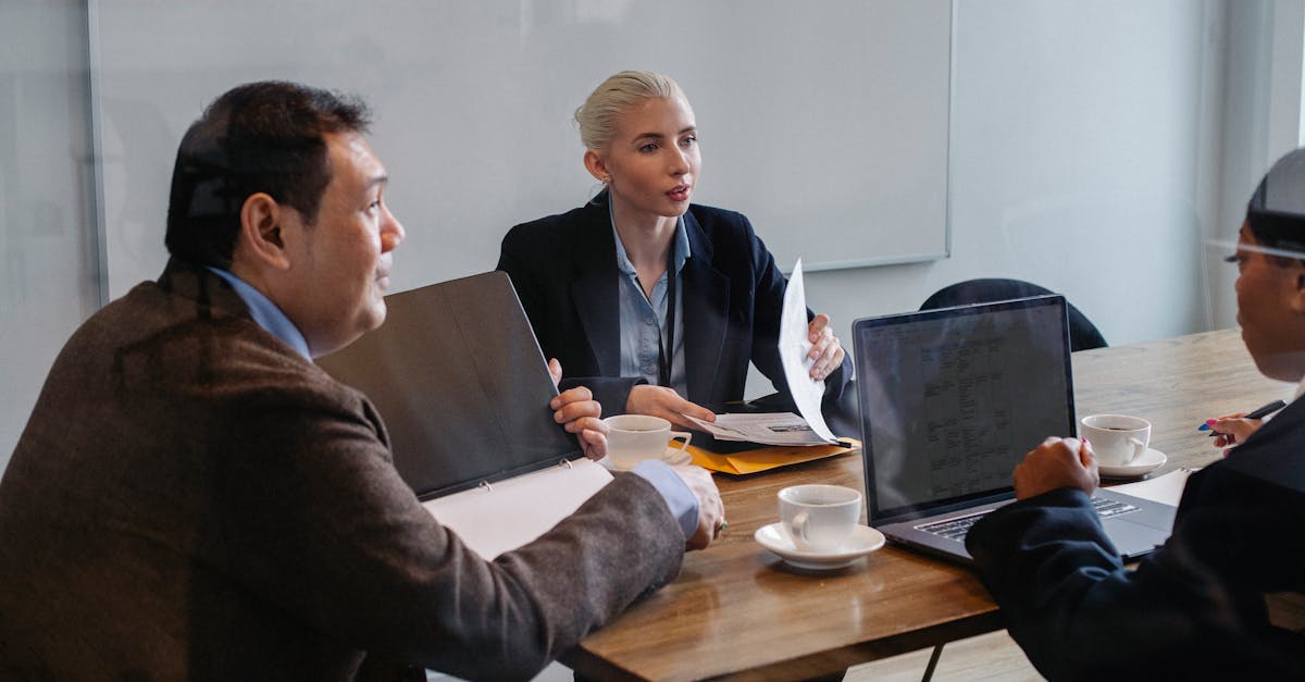 découvrez combien coûte la création et la gestion d'une entreprise immobilière, y compris les frais essentiels et conseils pour optimiser votre budget dans le secteur de l'immobilier.