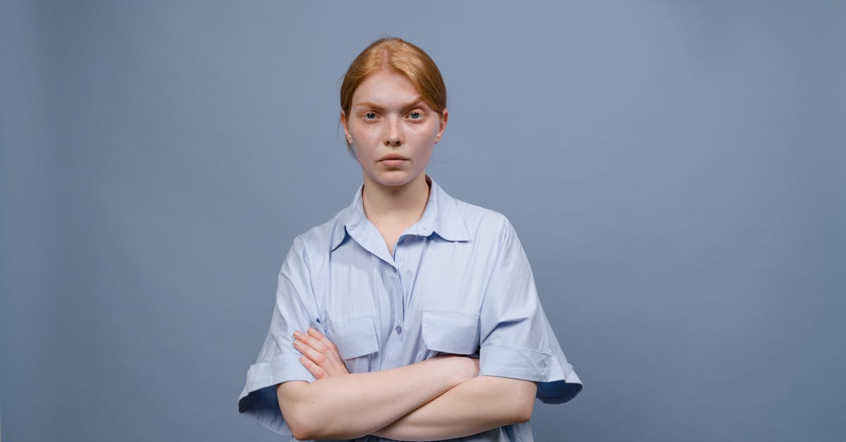 découvrez la série severance, un thriller psychologique captivant où des employés voient leur mémoire séparée entre vie professionnelle et vie personnelle. plongez dans un univers intrigant mêlant suspense et mystères.