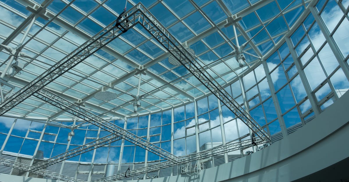 découvrez le génie structural : principes, techniques et innovations pour concevoir, analyser et optimiser la stabilité et la sécurité des structures dans le secteur du bâtiment et des infrastructures.
