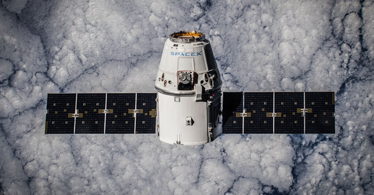 découvrez le métier de mécanicien aérospatial : missions, compétences essentielles et perspectives de carrière dans le secteur de l’aéronautique et de l’espace.