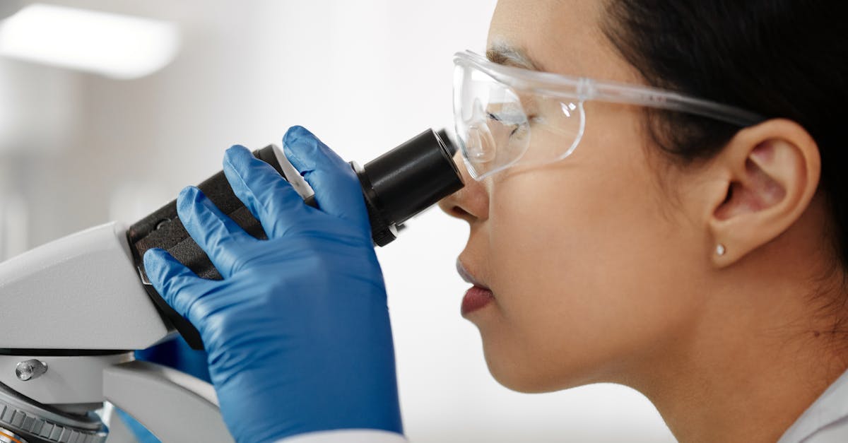 découvrez le métier de biologiste : rôle, missions, études nécessaires et débouchés professionnels. explorez le quotidien de ce spécialiste des sciences de la vie.