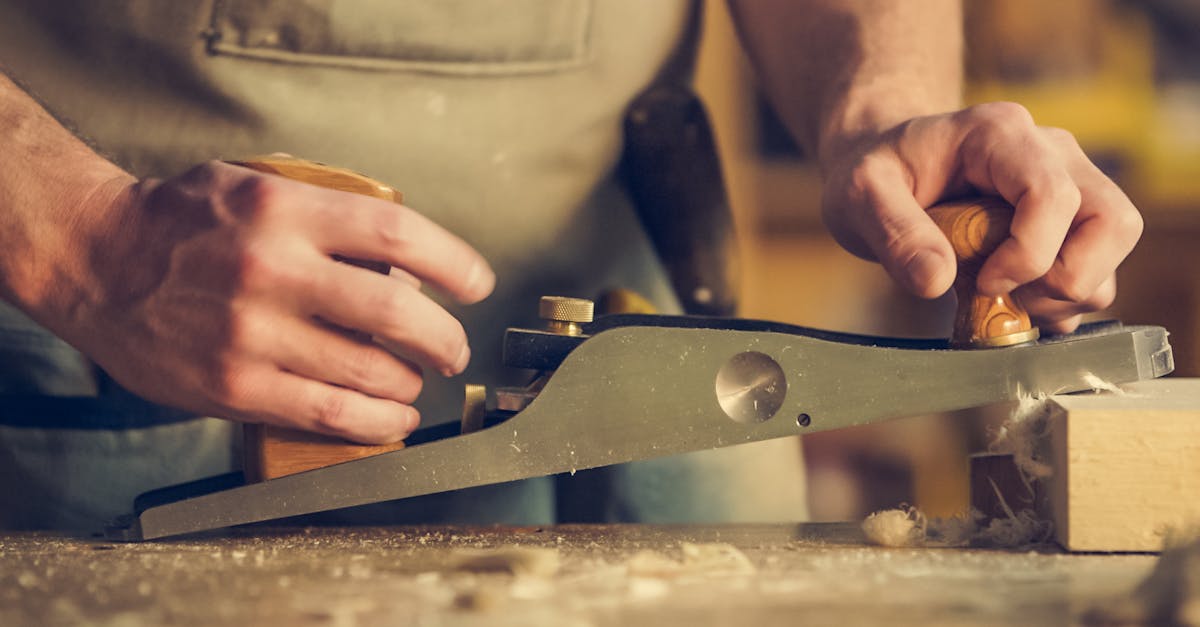 découvrez le métier de charpentier : compétences, formations et conseils pour réussir dans le domaine de la construction bois. rôle, outils et perspectives d’avenir expliqués.
