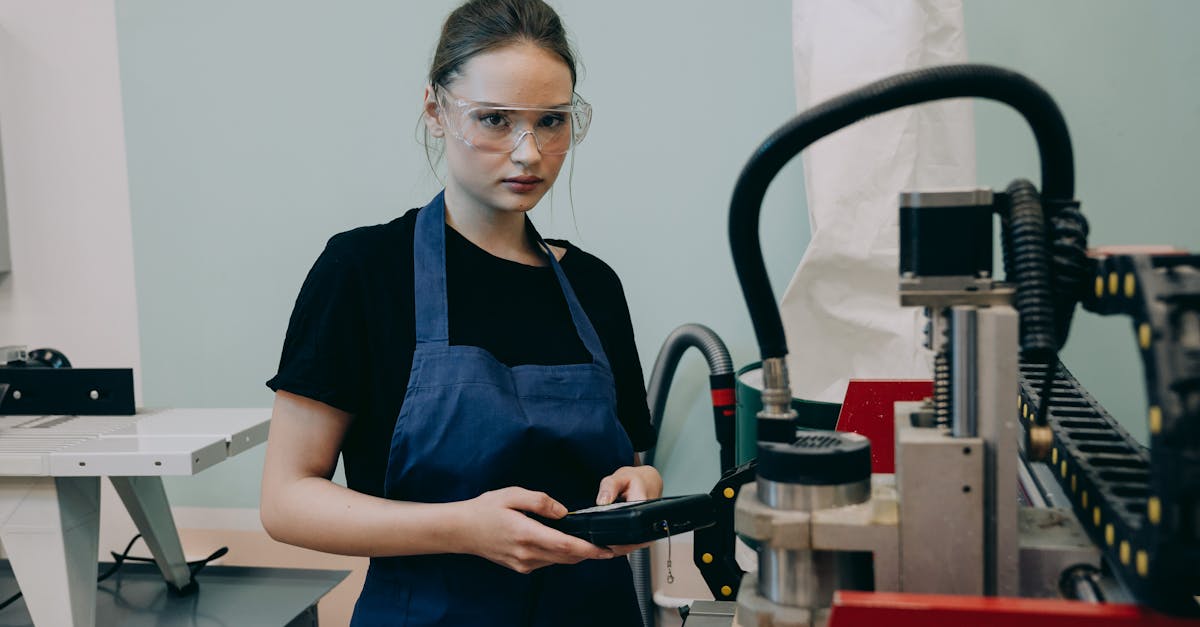 découvrez le métier d'opérateur cnc : missions, compétences requises, formations et débouchés pour travailler avec des machines à commande numérique dans l'industrie.