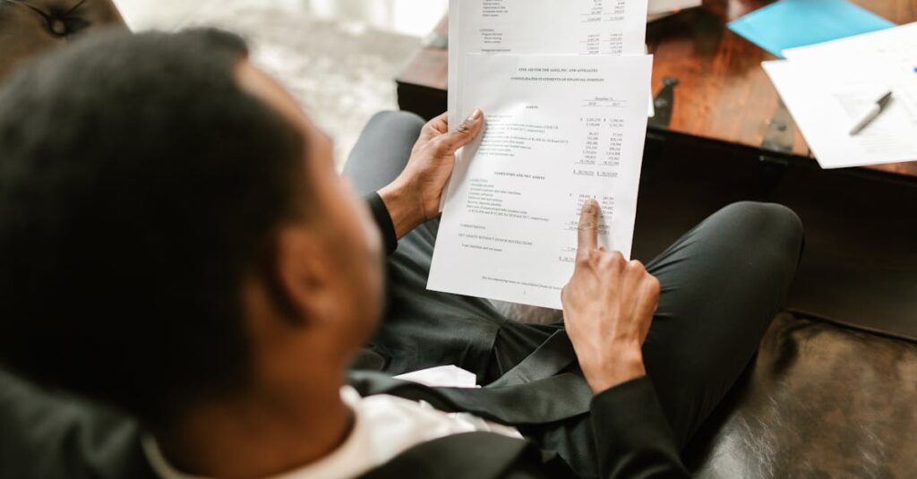 Comprendre le fonctionnement de l’impôt sur les sociétés découvrez tout ce qu'il faut savoir sur l'impôt sur les sociétés : définitions, taux d'imposition, réglementations en vigueur et conseils pour optimiser la fiscalité de votre entreprise.