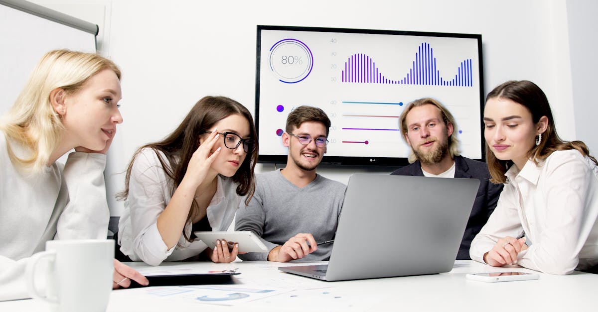 découvrez le métier de data manager : ses missions, compétences requises et perspectives de carrière. un rôle clé pour gérer, analyser et valoriser les données en entreprise.