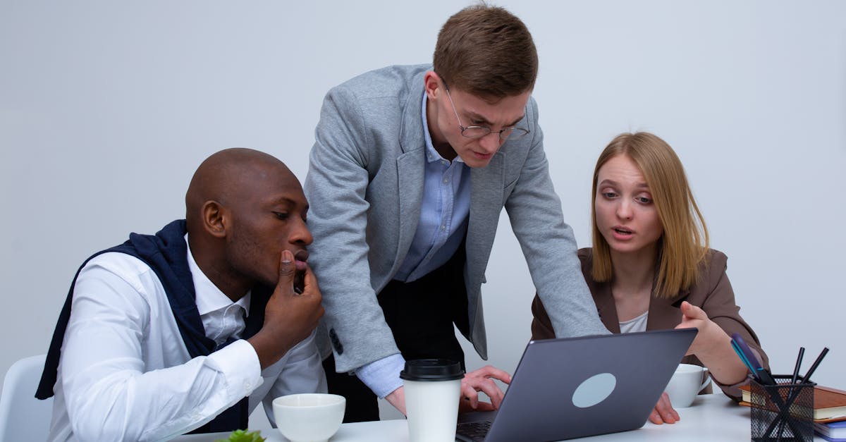 découvrez le rôle clé du chef de projet en communication digitale : gestion de stratégies numériques, pilotage de campagnes et coordination d’équipes pour optimiser la visibilité et l’engagement des marques sur les canaux digitaux.