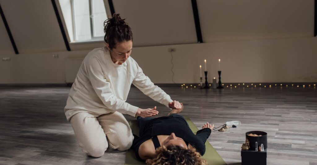 découvrez le rôle d’un energy healer : techniques de soins énergétiques, bienfaits sur le corps et l’esprit, et conseils pour choisir un praticien adapté à vos besoins.