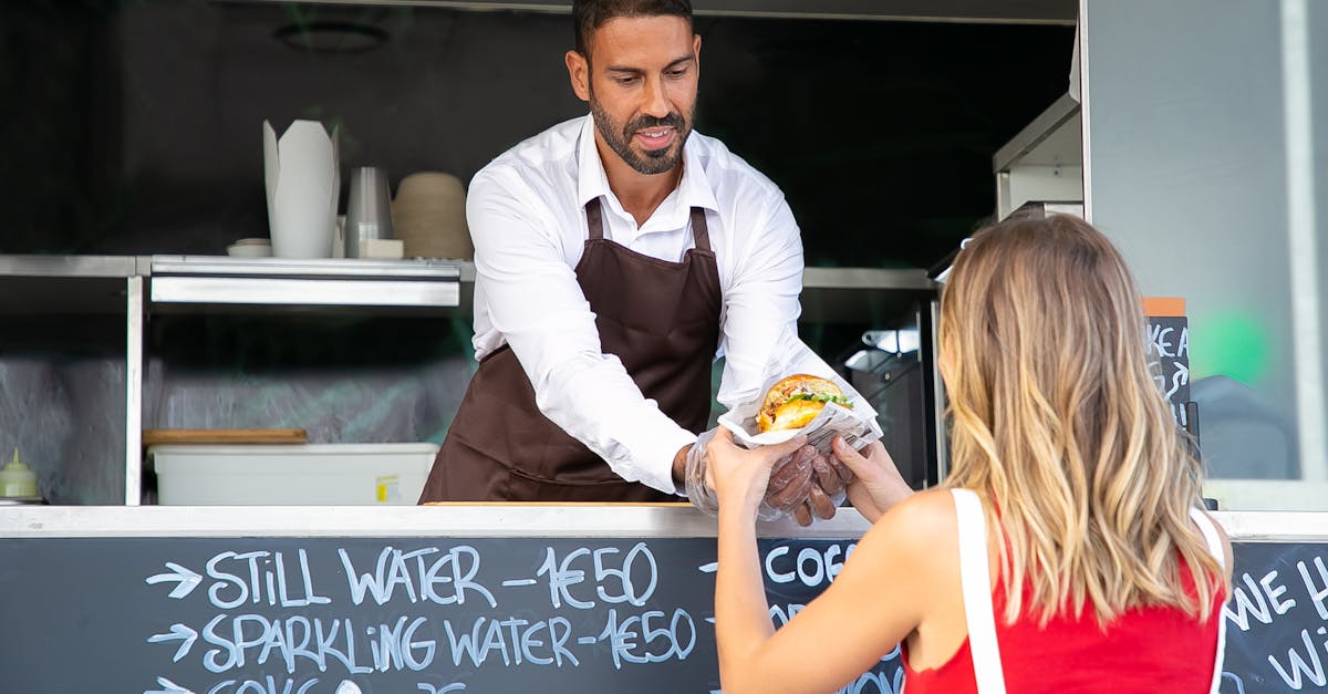 découvrez notre food truck gourmand ! profitez de plats faits maison, savoureux et variés, préparés à base d’ingrédients frais. idéal pour vos pauses-déjeuner ou événements privés. goûtez la street food autrement !